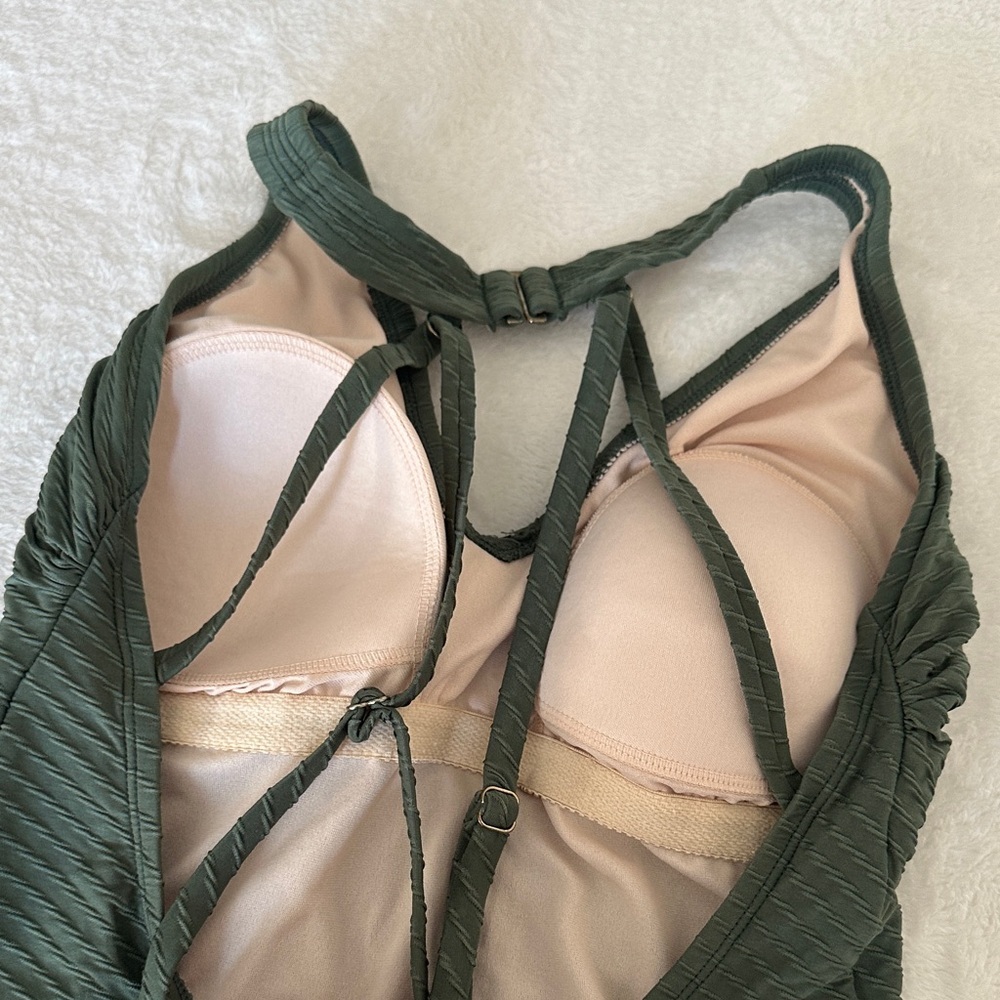 Kona Sol One Piece Swimsuit - Picture 3 of 6